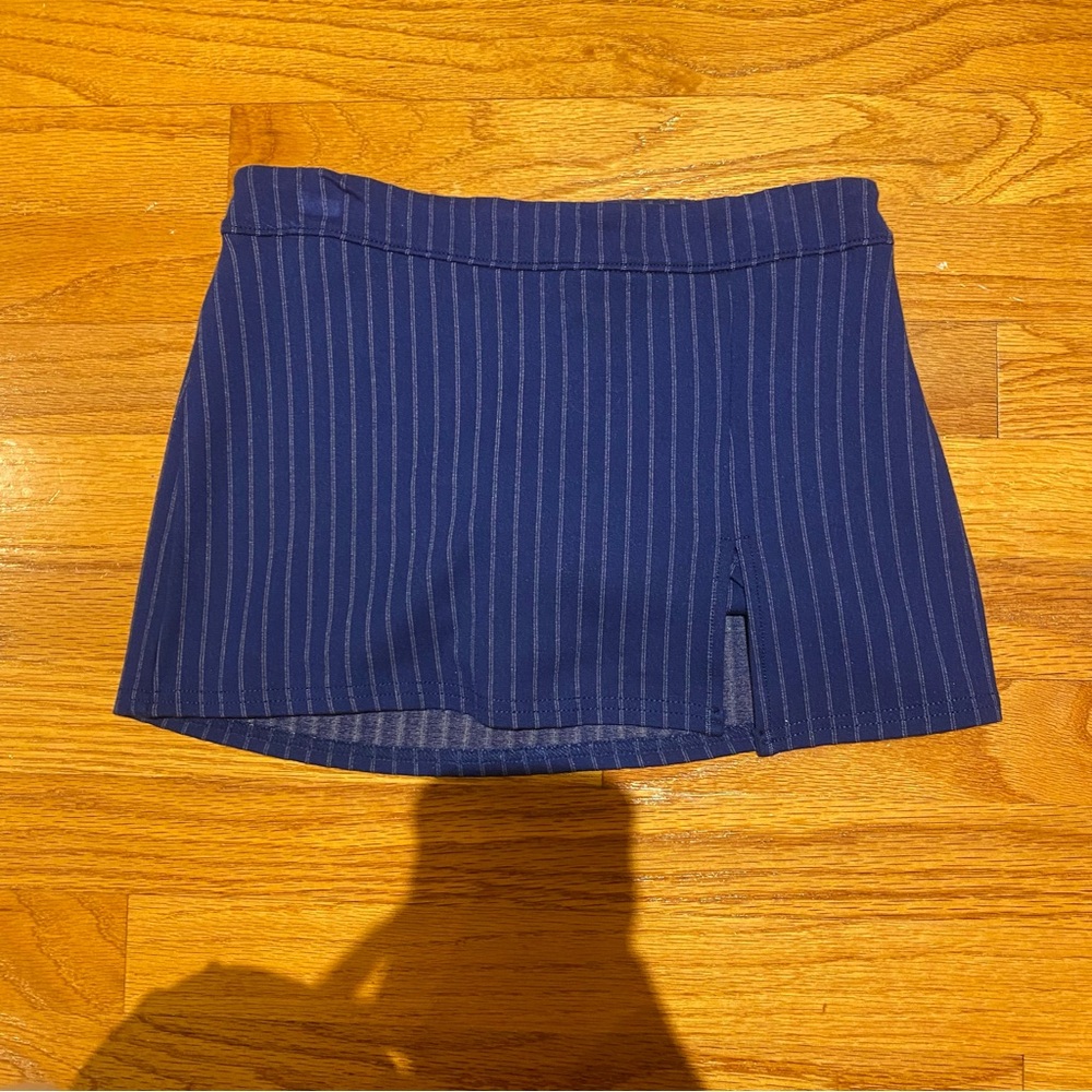 Urban outfitters blue pinstripe sqort skirt extra small